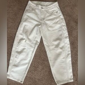 Barrel style cream Jeans - Size M